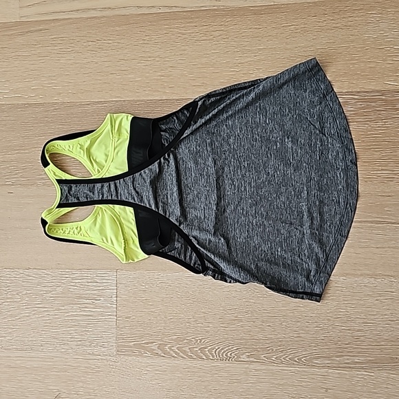 NIKE Dri-fit 2 in 1 tank top with sport bra - Picture 5 of 8